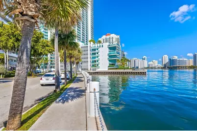 1300 Brickell Bay Dr #2713, Miami, FL 33131 - Photo 7