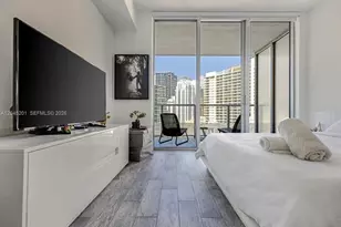 1300 Brickell Bay Dr, Miami, FL 33131 - Photo 3