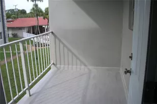 13900 Lake Placid Ct, Miami Lakes, FL 33014 - Photo 15