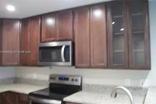 13900 Lake Placid Ct, Miami Lakes, FL 33014 - Photo 5