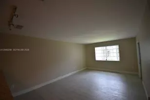 13900 Lake Placid Ct, Miami Lakes, FL 33014 - Photo 7