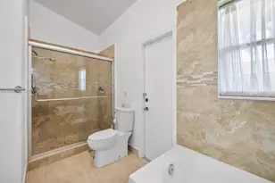 4870 Hawkes Bluff Ave, Davie, FL 33331 - Photo 19