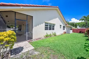 4870 Hawkes Bluff Ave, Davie, FL 33331 - Photo 29