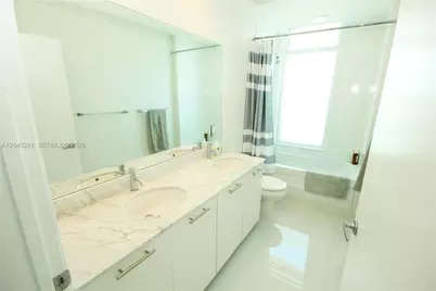 950 Brickell Bay Dr #5000, Miami, FL 33131 - Photo 23