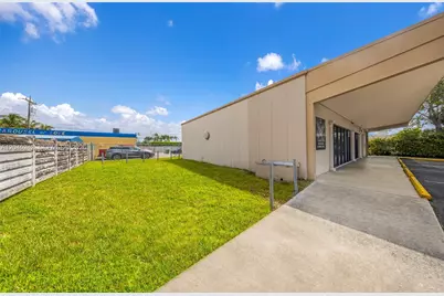 9465 SW 56th St, Miami, FL 33165 - Photo 9