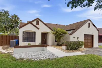 8165 NW 187th Ter, Hialeah, FL 33015 - Photo 3