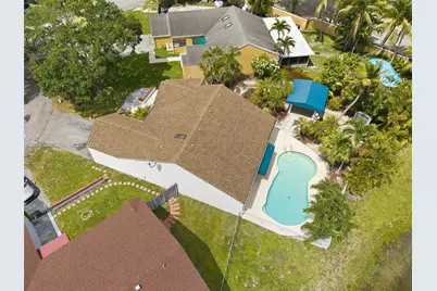 8165 NW 187th Ter, Hialeah, FL 33015 - Photo 29