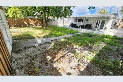 734 W 32nd St #734, Hialeah, FL 33012 - Photo 29