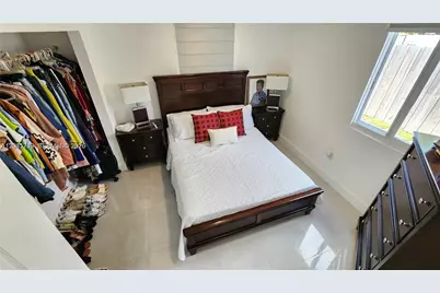 734 W 32nd St #734, Hialeah, FL 33012 - Photo 17