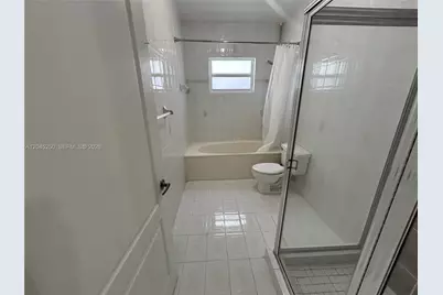 8842 NW 142nd Ln, Miami Lakes, FL 33018 - Photo 17