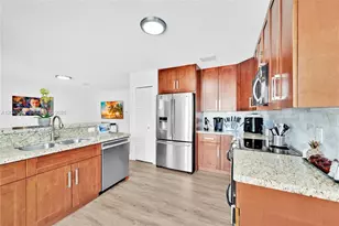 18910 NW 10th Terrace, Pembroke Pines, FL 33029 - Photo 23