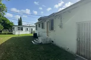 9025 NW 9th Ct, Miami, FL 33150 - Photo 9