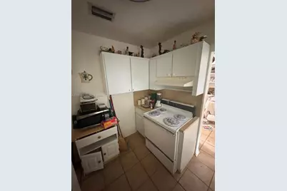 9025 NW 9th Ct, Miami, FL 33150 - Photo 5