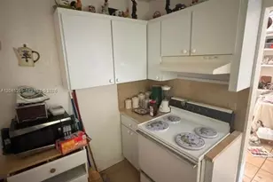 9025 NW 9th Ct, Miami, FL 33150 - Photo 5