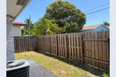 206 NE 1st Ct #1 North, Dania Beach, FL 33004 - Photo 15