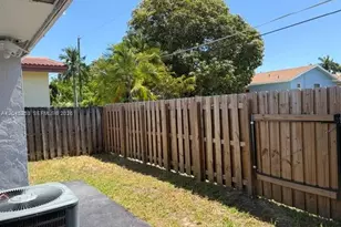 206 NE 1st Ct, Dania Beach, FL 33004 - Photo 15