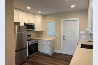 206 NE 1st Ct #1 North, Dania Beach, FL 33004 - Photo 11