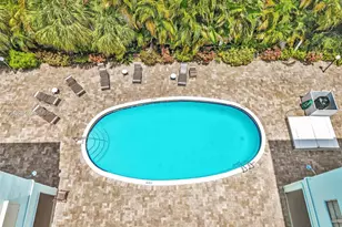 700 NE 14th Ave, Hallandale Beach, FL 33009 - Photo 31