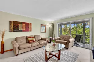 700 NE 14th Ave, Hallandale Beach, FL 33009 - Photo 9