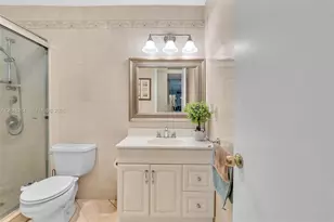 700 NE 14th Ave, Hallandale Beach, FL 33009 - Photo 23