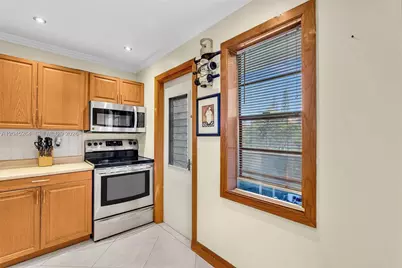 700 NE 14th Ave #307, Hallandale Beach, FL 33009 - Photo 11