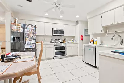 908 Cypress Ter #V57, Pompano Beach, FL 33069 - Photo 13