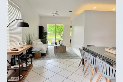 1074 Bluewood Ter #0, Weston, FL 33327 - Photo 3