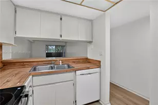 7420 SW 59th Ave, South Miami, FL 33143 - Photo 7