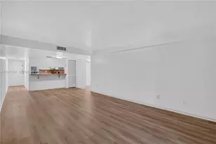 7420 SW 59th Ave, South Miami, FL 33143 - Photo 9