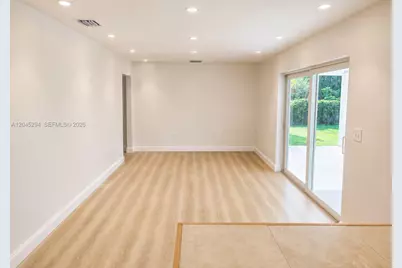 10521 SW 125th St, Miami, FL 33176 - Photo 11