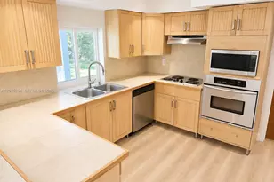 10521 SW 125th St, Miami, FL 33176 - Photo 9