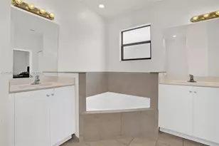 2502 NE 1st St, Homestead, FL 33033 - Photo 39