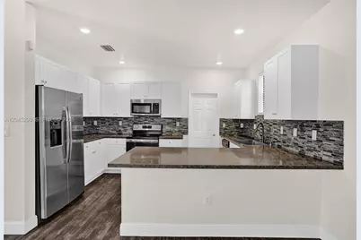 2502 NE 1st St #0, Homestead, FL 33033 - Photo 9