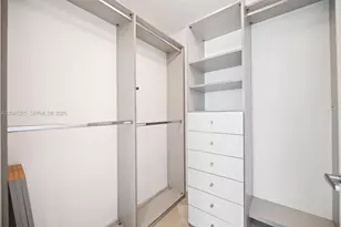 1050 Brickell Ave, Miami, FL 33131 - Photo 21