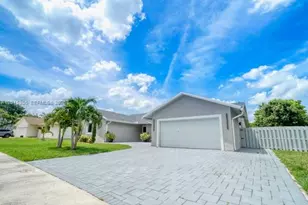 15810 N Wind Cir, Sunrise, FL 33326 - Photo 5