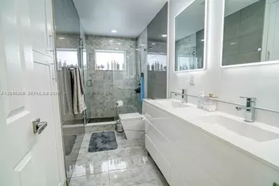 15810 N Wind Cir, Sunrise, FL 33326 - Photo 31