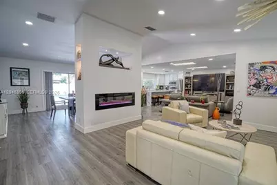 15810 N Wind Cir, Sunrise, FL 33326 - Photo 9