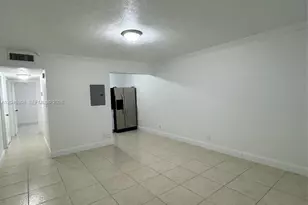 11195 SW 1st St, Sweetwater, FL 33174 - Photo 9