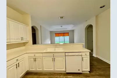 2008 NE 38th Rd #2008, Homestead, FL 33033 - Photo 9