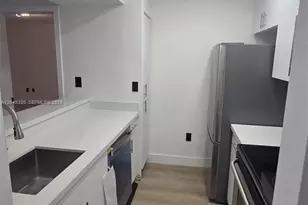7125 NW 186th St, Hialeah, FL 33015 - Photo 3
