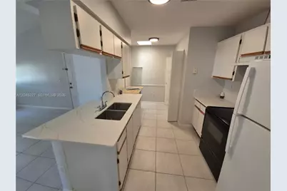 18310 NW 68th Ave #P, Hialeah, FL 33015 - Photo 3