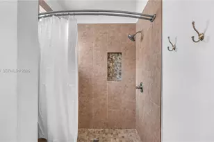 2048 NW 164th Ave, Pembroke Pines, FL 33028 - Photo 17