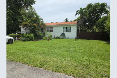 10801 NE 10th Ave, Biscayne Park, FL 33161 - Photo 17