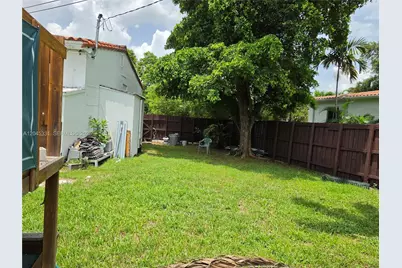 10801 NE 10th Ave, Biscayne Park, FL 33161 - Photo 21