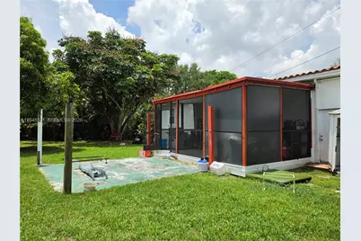 10801 NE 10th Ave, Biscayne Park, FL 33161 - Photo 19