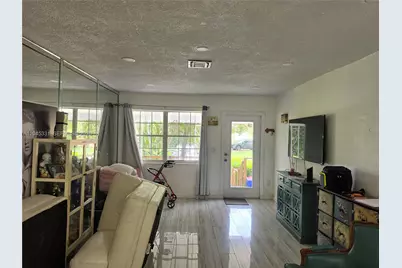 10801 NE 10th Ave, Biscayne Park, FL 33161 - Photo 9