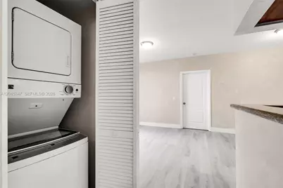 36 NW 6th Ave #601, Miami, FL 33128 - Photo 5