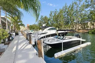 3756 NE 166th St, North Miami Beach, FL 33160 - Photo 33