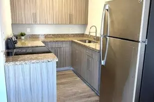 345 85, Miami Beach, FL 33141 - Photo 5