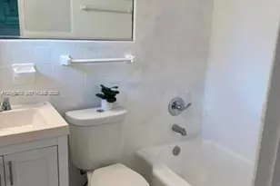 345 85, Miami Beach, FL 33141 - Photo 7